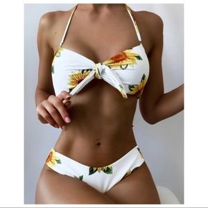 Zaful Knot Bandeau Sunflower Print Bikini in White